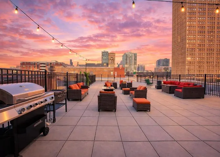 Apartamento Group Friendly Spacious 3br With Optional Parking And Gym Access Sleeps 10 Guest Near Mccormick Place And Soldier Field Chicago