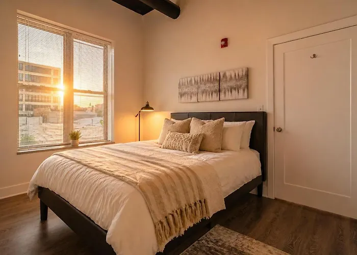 Group Friendly Spacious 3br With Optional Parking And Gym Access Sleeps 10 Guest Near Mccormick Place And Soldier Field * Chicago