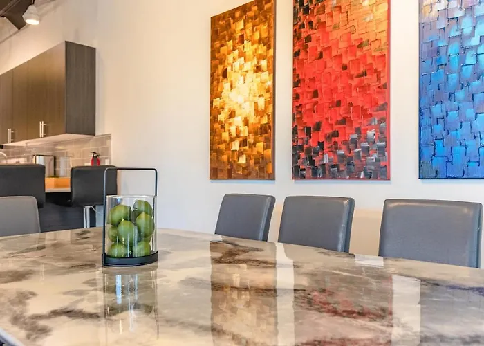 Group Friendly Spacious 3br With Optional Parking And Gym Access Sleeps 10 Guest Near Mccormick Place And Soldier Field Chicago